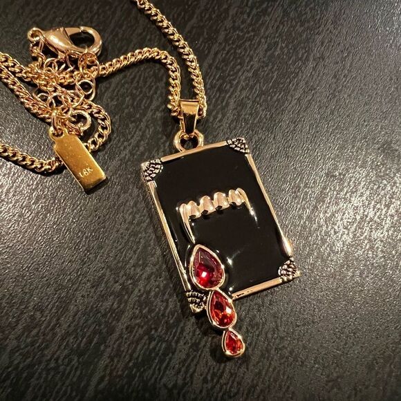 HALLOWEEN SALE 18k Stamped Gold Filled Red Garnet Crystal Vampire Fang Necklace - Picture 3 of 6